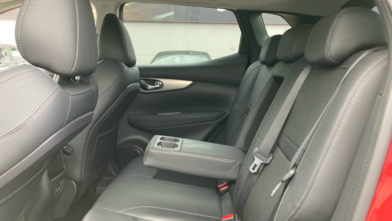 Nissan Qashqai 1.3 DiG-T Tekna 5dr Petrol Hatchback